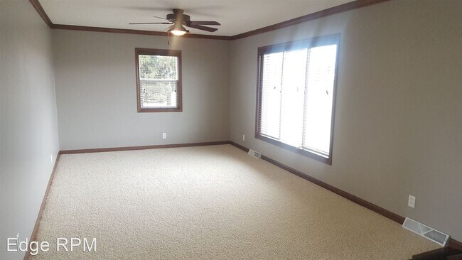 Building Photo - 2 br, 1 bath House - 2735 E Washburn Road