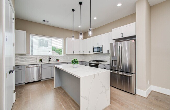 Photo - 2413 Anita St Townhome