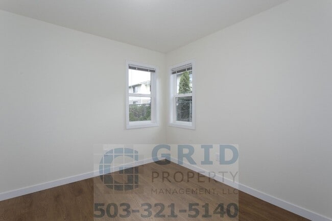 Building Photo - GPM639 - 2801-2803 SE 125th Avenue (T2)