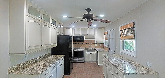 Foto del edificio - 3 BR, 2 Bath Home Available in Homewood