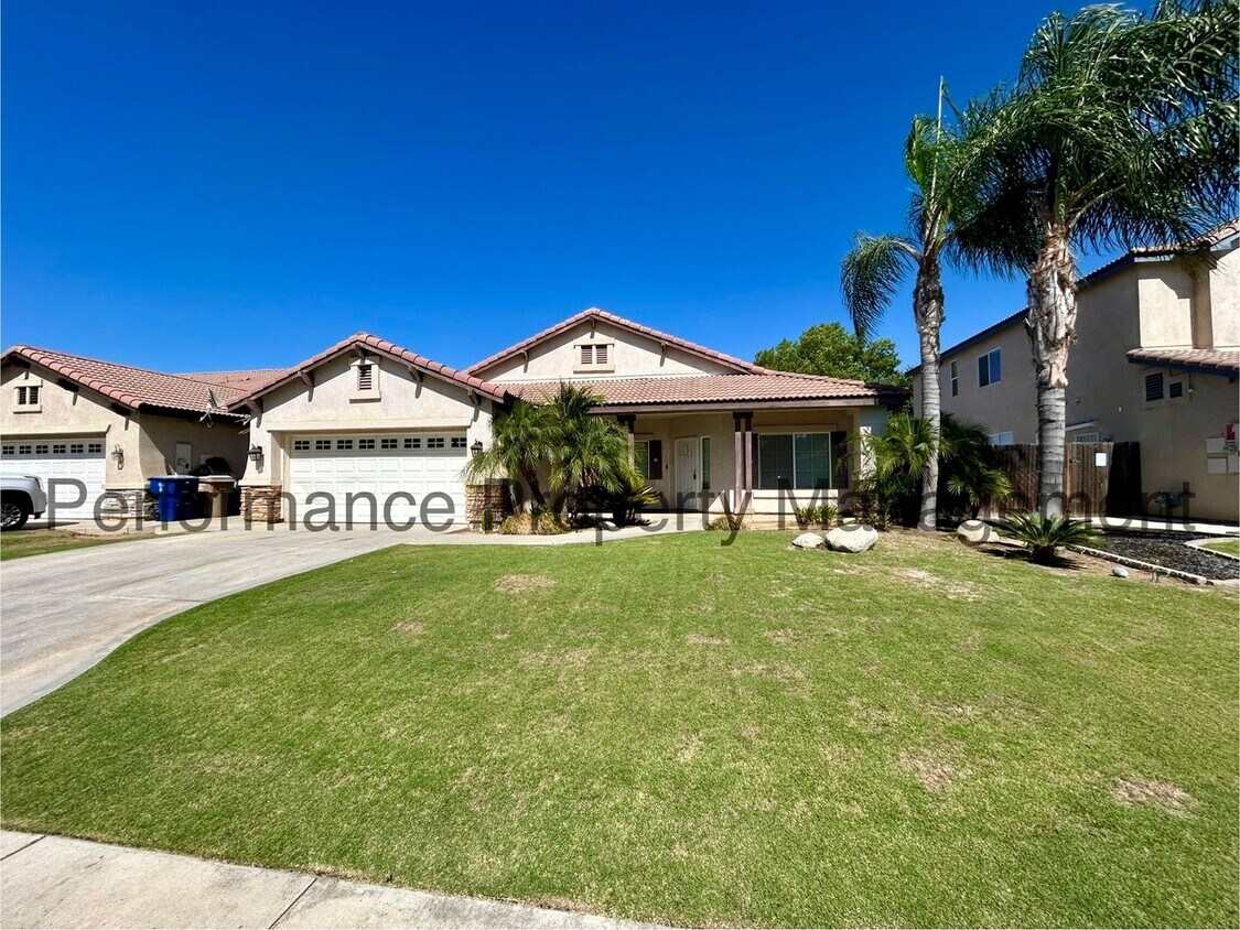 Foto principal - Stunning 4 Bed/2 Bath NW Bakersfield Home ...