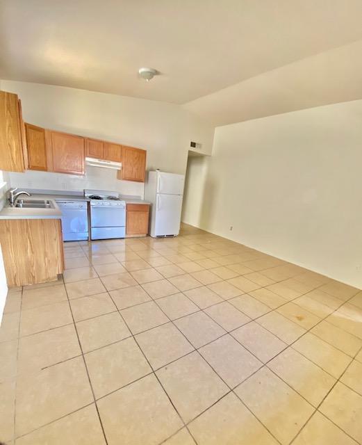 Foto del edificio - 15002 Nunda Dr