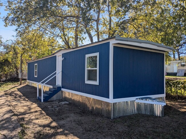 Building Photo - 1009 Luan Way