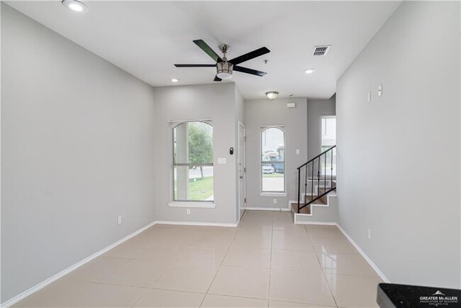 Building Photo - 16 Taxco Ct