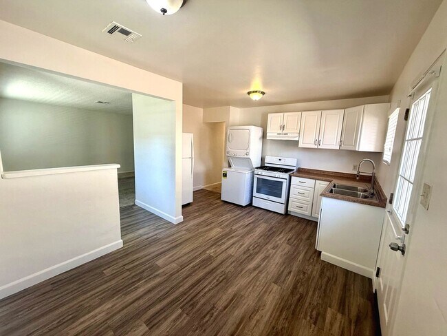 Foto del edificio - Spacious 3BR / 2BA + Bonus Room Home in Imperial Beach