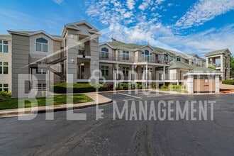 Building Photo - 120 Oxford Ct