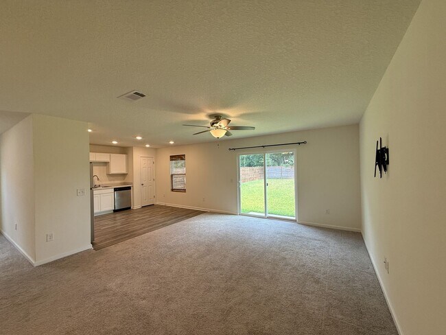 Foto del edificio - 3 Bedroom 2 Bath Home Located off 9 Mile R...