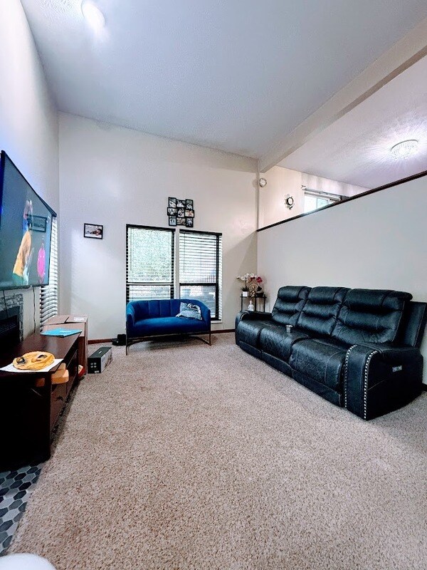 Building Photo - 9310 Hunters Creek Dr