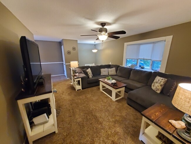 Foto del edificio - 2201 Tracy Ln