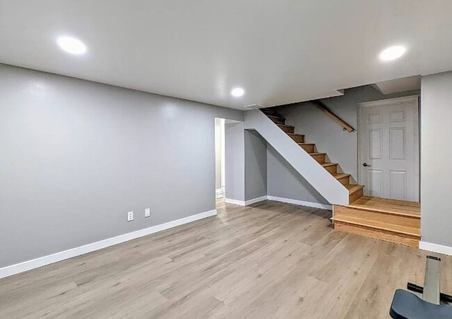 Building Photo - Darling remodeled 4 bedroom house!!