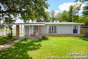 Foto principal - 4935 Eldridge Ave