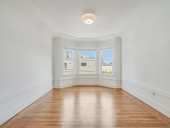 Foto del edificio - "Charming Urban Retreat: Cozy 1-Bedroom Gem in the Heart of San Francisco!"