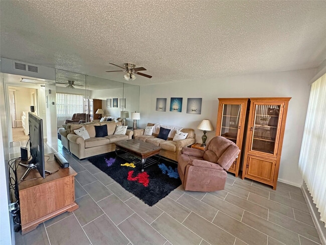 Foto del edificio - 543 Mansfield M