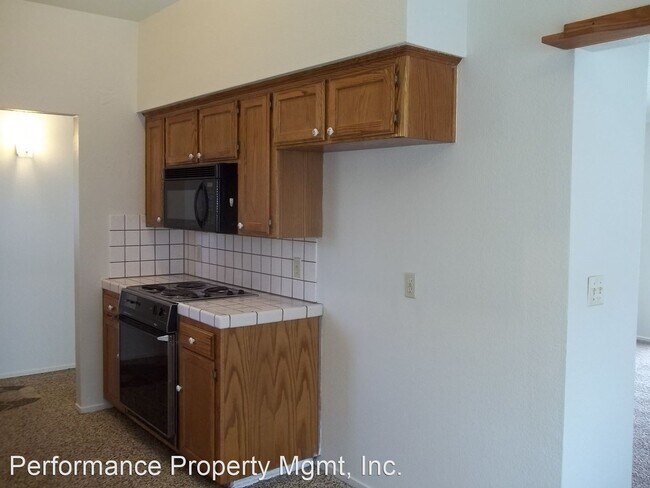 Building Photo - 3 br, 2 bath House - 248 W. Fremont