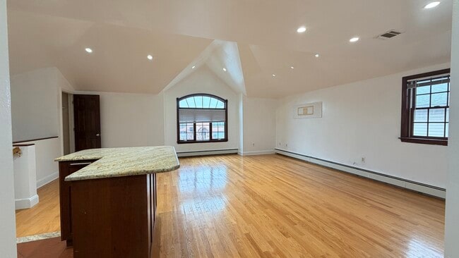 Building Photo - 15716 16th Ave