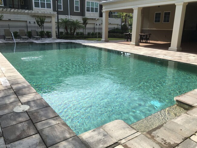 Foto del edificio - 4 br, 3.5 bath Townhome - 524 Lanark Ct
