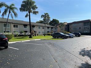 Building Photo - 4000 Crystal Lake Dr