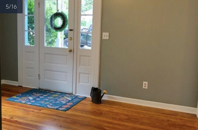 Building Photo - 3 Bed / 2 Bath Duplex Available 7/20