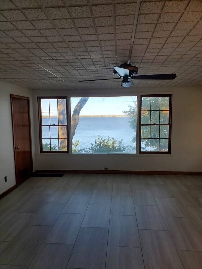 Living room - 39177 N Jackson Dr