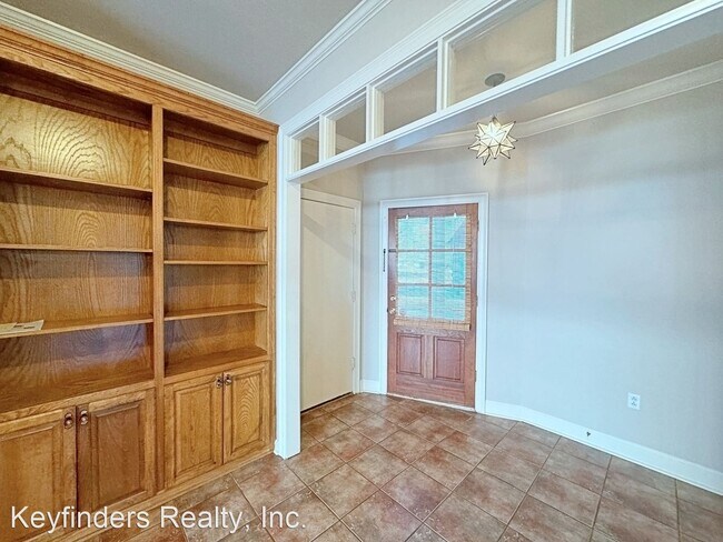 Foto del edificio - 3 br, 2 bath House - 8422 Justin Ave.