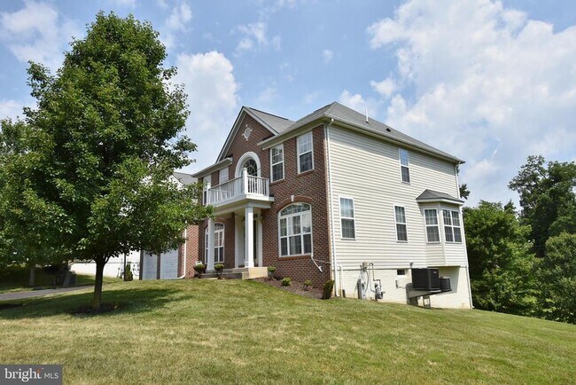 Foto del edificio - 8223 Edge Hill Ln