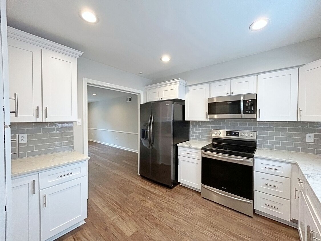 Primary Photo - 2 Bedroom townhouse in Capital Heights