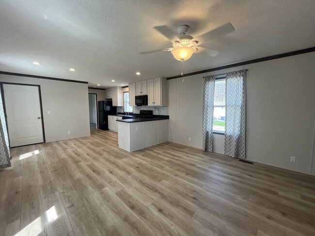 Building Photo - 39500 Warren Rd