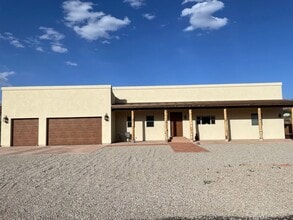 Building Photo - 2011 Buena Vista Dr