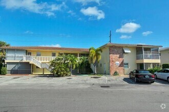 Building Photo - 2101 NE 68th St