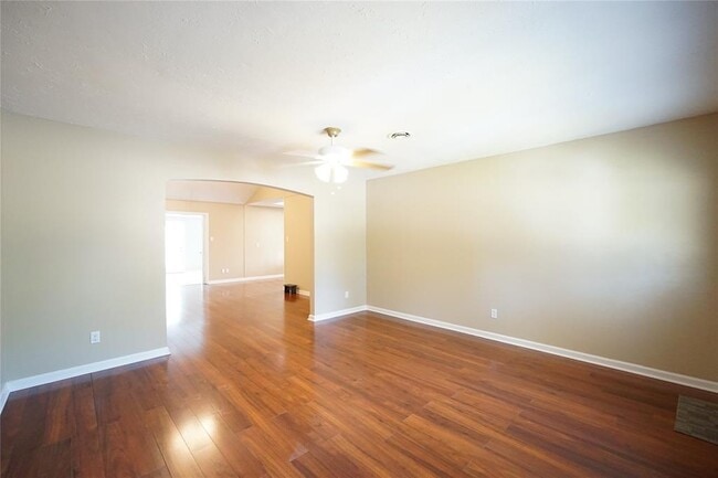 Building Photo - 7726 Barberton Dr