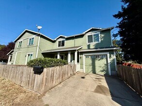Building Photo - 6836 SE 76th Ave