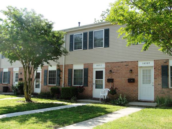 Building Photo - 30475 Pine Knoll Dr