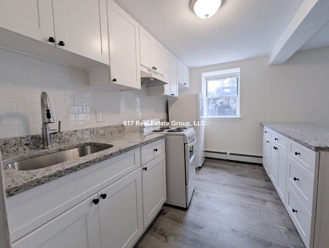 Building Photo - 160 N Beacon St