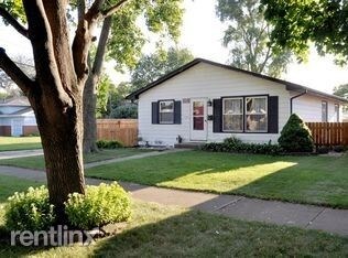 Foto principal - 3 br, 2 bath House - 3144 Phillips Ave