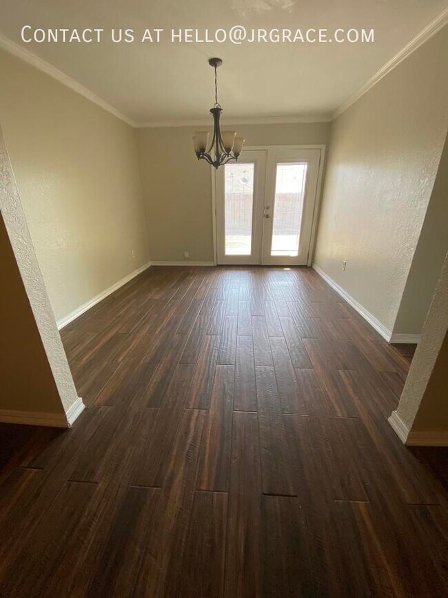 Foto del edificio - 1306 Chapel Creek Rd