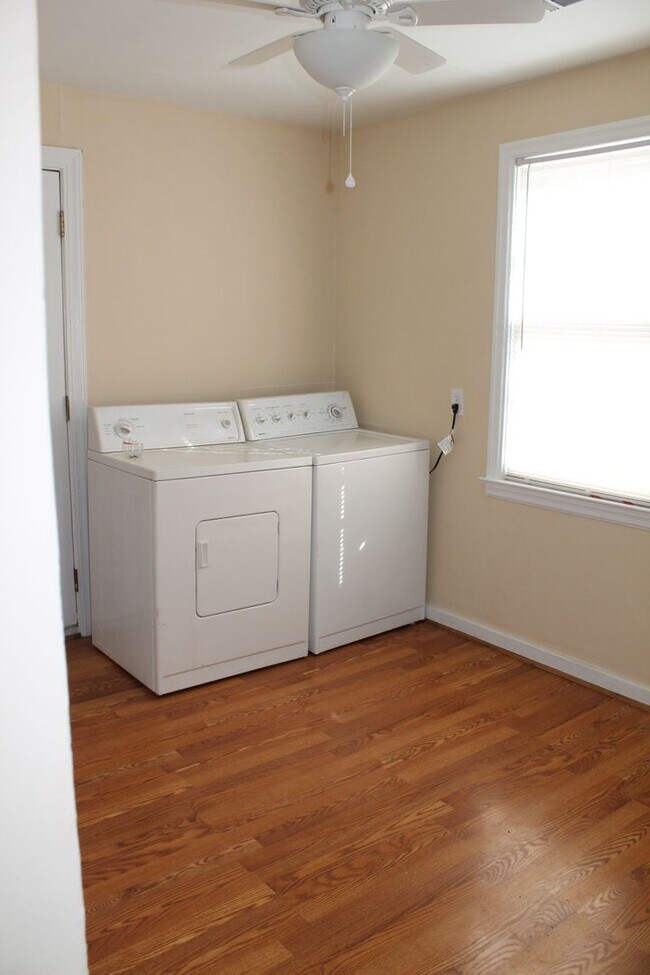 Building Photo - 2 Bedroom Apartment in Shandon off of Devi...