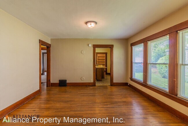 Building Photo - 3 br, 1 bath House - 1226 Thurston St.
