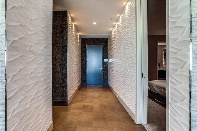 Foto del edificio - 2408 Victory Park Ln