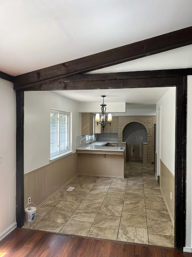 Building Photo - 4 Bed | 2 Bath in South Tulsa!