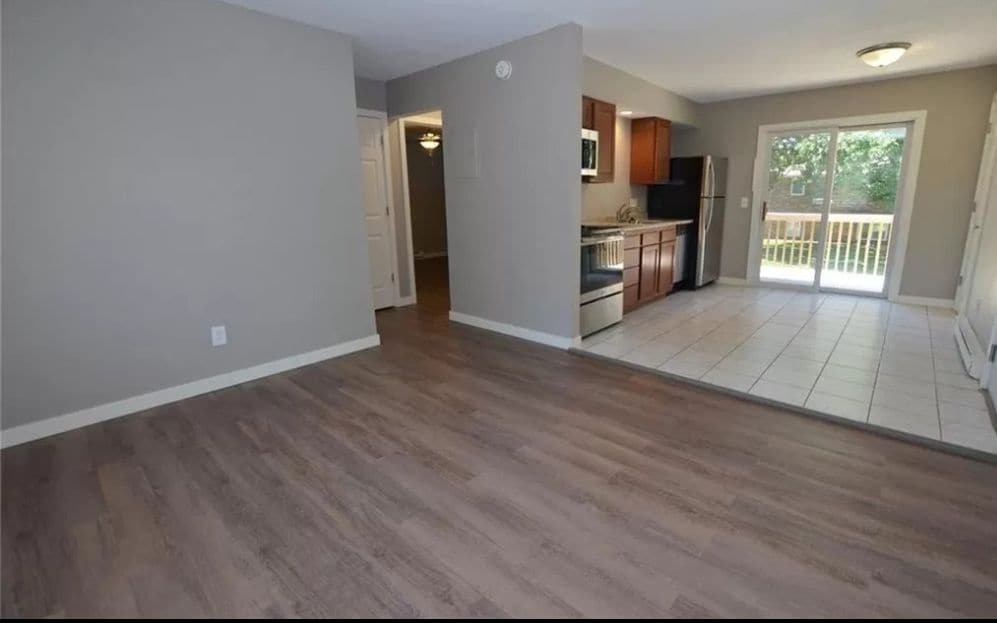 Building Photo - TriVista