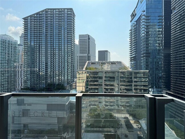 Foto del edificio - 88 SW 7th St