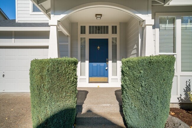 Foto del edificio - Quaint Carman Ridge Home in Lake Oswego