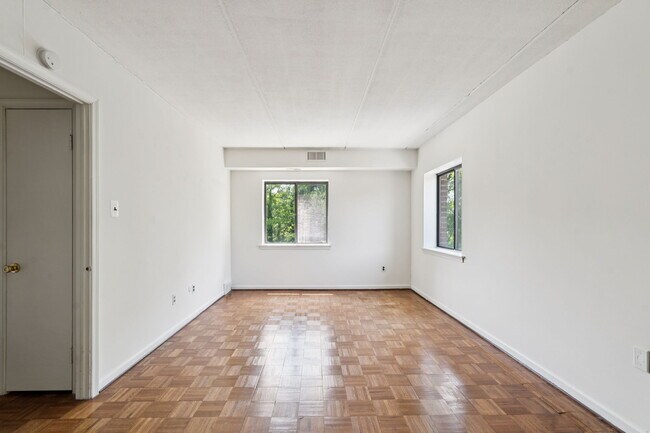 Foto del edificio - Woodbrook House Apartments