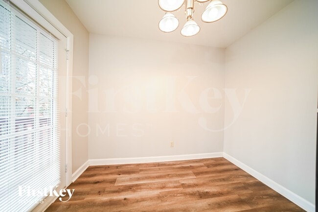 Foto del edificio - 342 Roxbury Dr