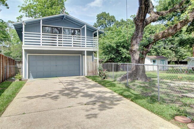 Building Photo - 950 Lamonte Ln