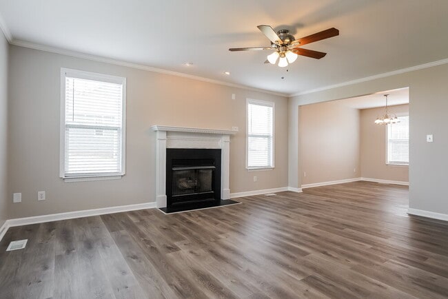 Foto del edificio - 2165 Southfort Dr