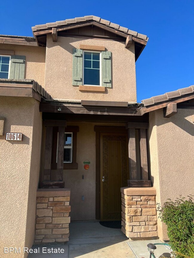 Building Photo - 5 br, 3 bath House - 10614 Pointe Royal Dr