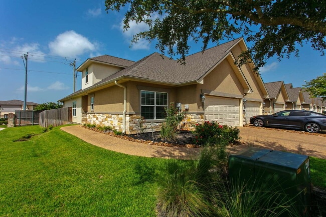 Foto del edificio - Welcome Home to Summit Crossing