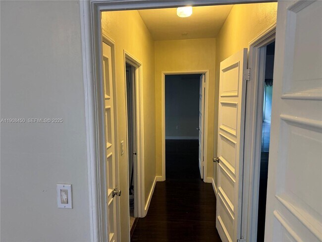 Building Photo - 1339 Flamingo Way