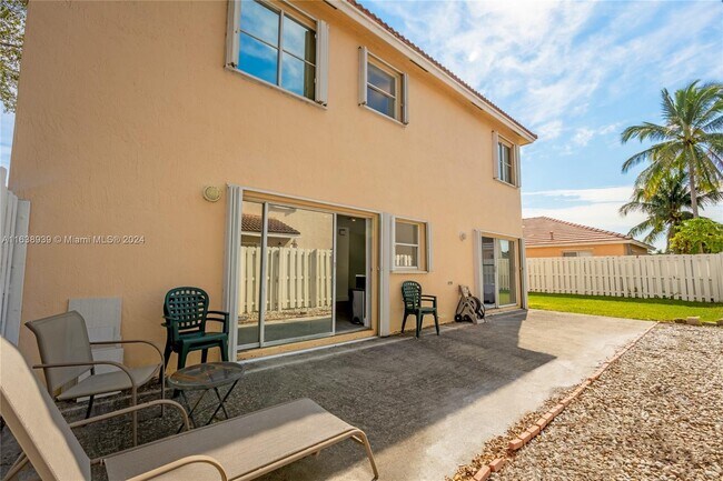 Foto del edificio - 300 SW 99th Terrace